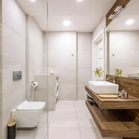 Stara Polana I - Vip 71 & Vip 84 *